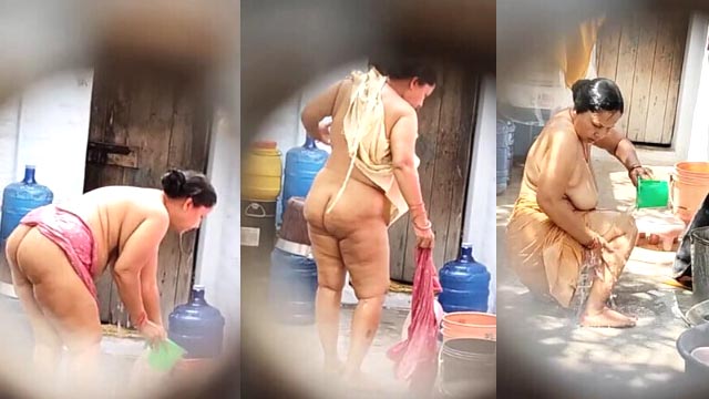 Desi Bhabhi Bathing Secretly Captured By Neighbour Viral Clips