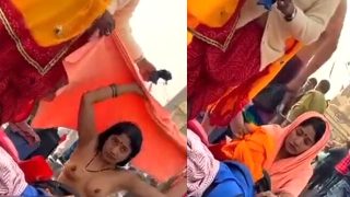 Hot Desi Boudi After Bath Outdoor Changing Dress New MMS