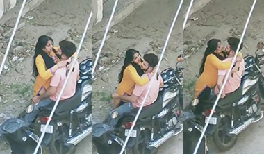 Punjabi Girl Romantic fucking In Public Place Viral