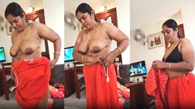 Mallu Aunty Showing BigAss – Changing Saree Nude Captured